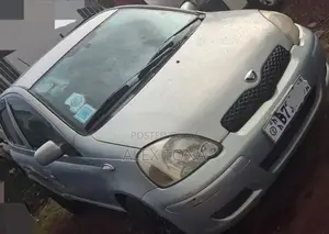 Toyota Vitz 2004 Blue