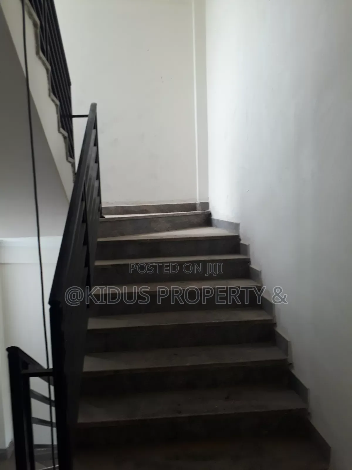 3bdrm Apartment in Africa Building, Nifas Silk-Lafto for rent
