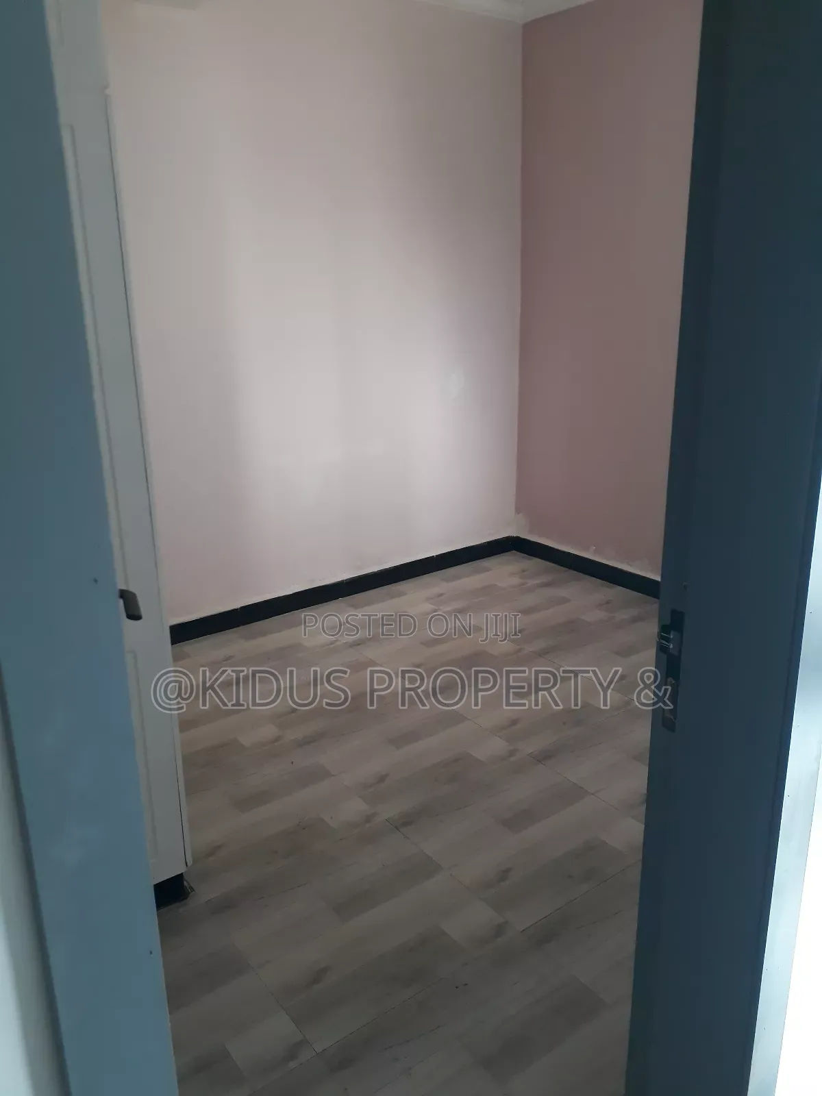 3bdrm Apartment in Africa Building, Nifas Silk-Lafto for rent