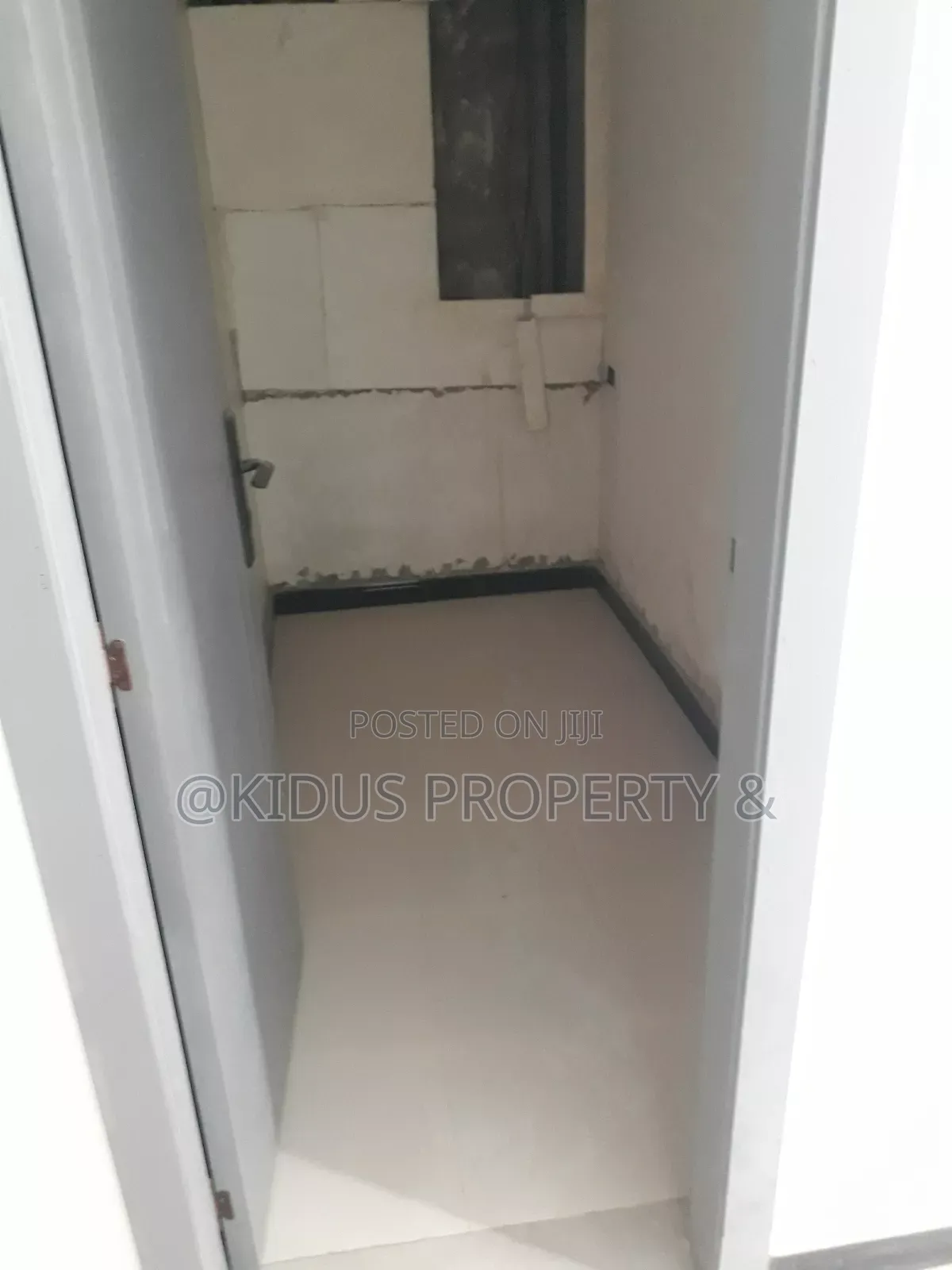 3bdrm Apartment in Africa Building, Nifas Silk-Lafto for rent