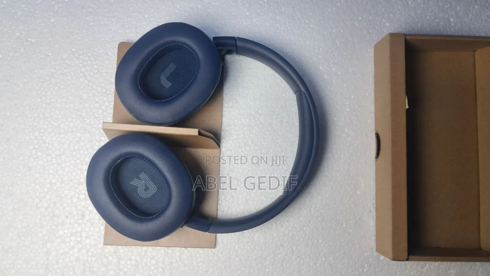  JBL Tune 720bt Wireless Headphones 
