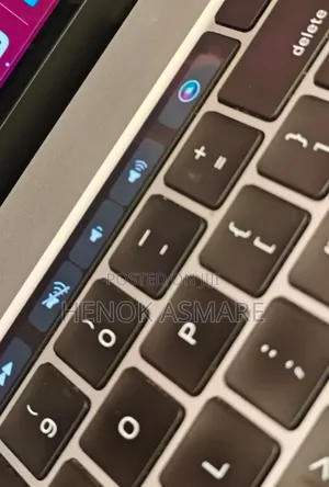 New Laptop Apple MacBook Pro 2019 16GB Intel Core I7 SSD 512GB