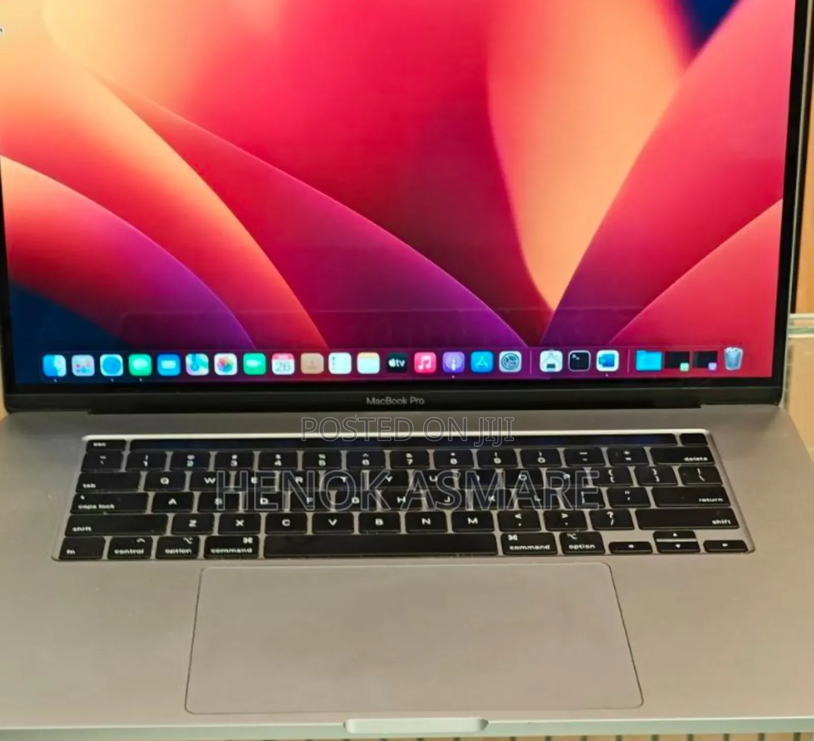 New Laptop Apple MacBook Pro 2019 16GB Intel Core I7 SSD 512GB
