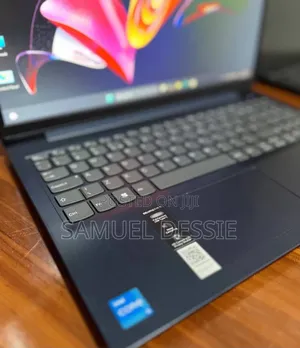 New Laptop Lenovo Ideapad 3 8GB Intel Core I3 SSD 256GB