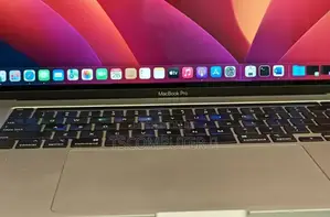 New Laptop Apple MacBook Pro 2019 16GB Intel Core I7 SSD 512GB