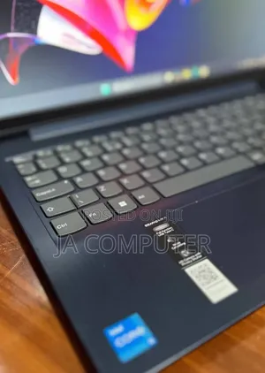 New Laptop Lenovo Ideapad 3 8GB Intel Core I3 SSD 256GB