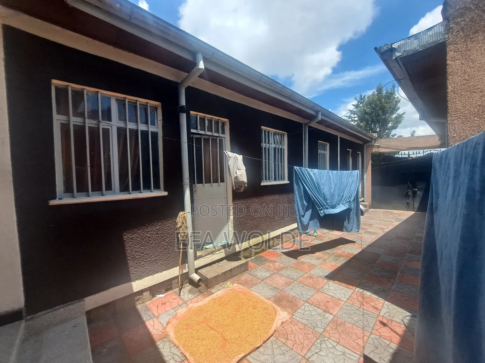 2bdrm House in Akaky Kaliti for sale