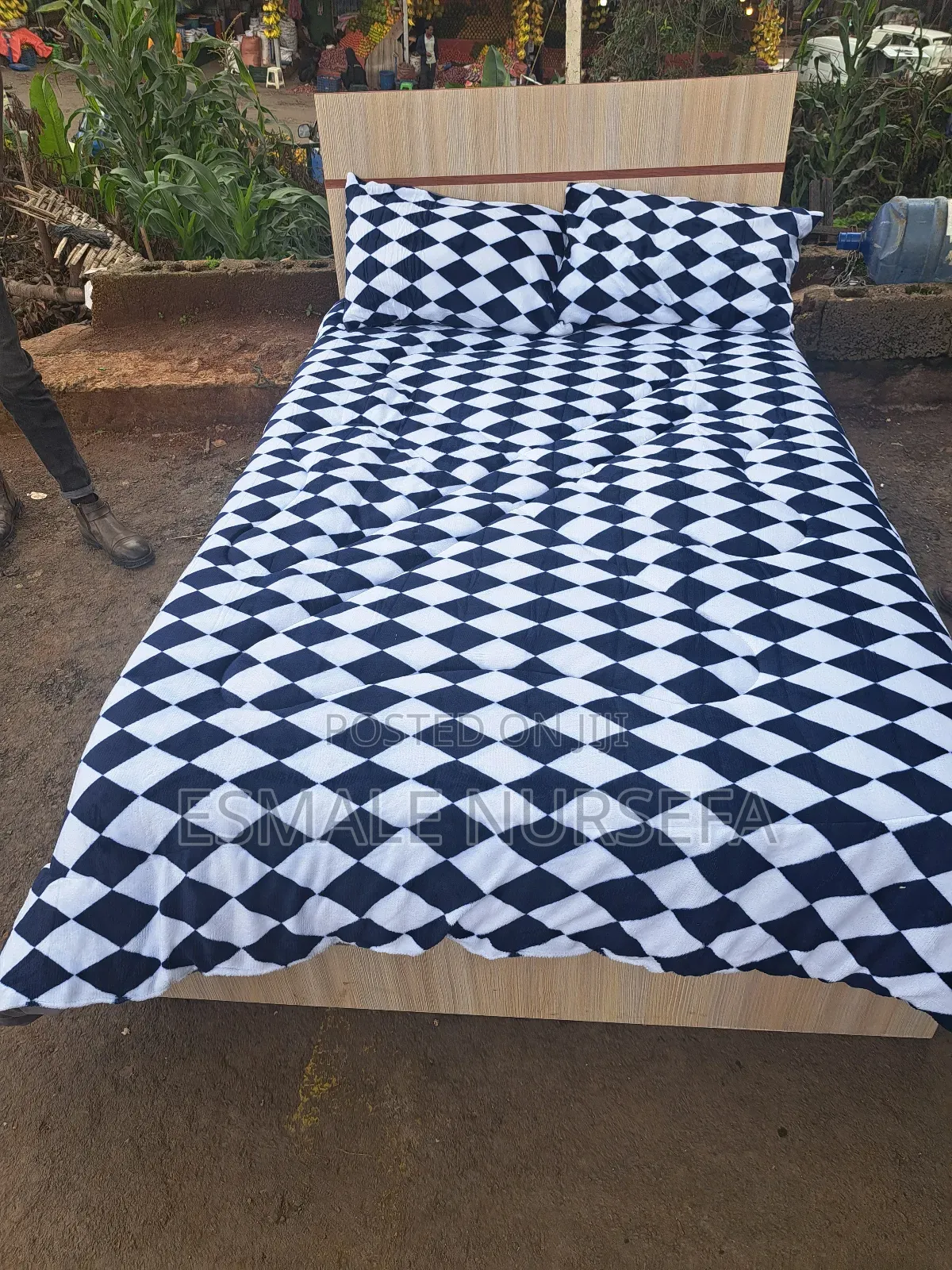 Bed Comfort Red Colour