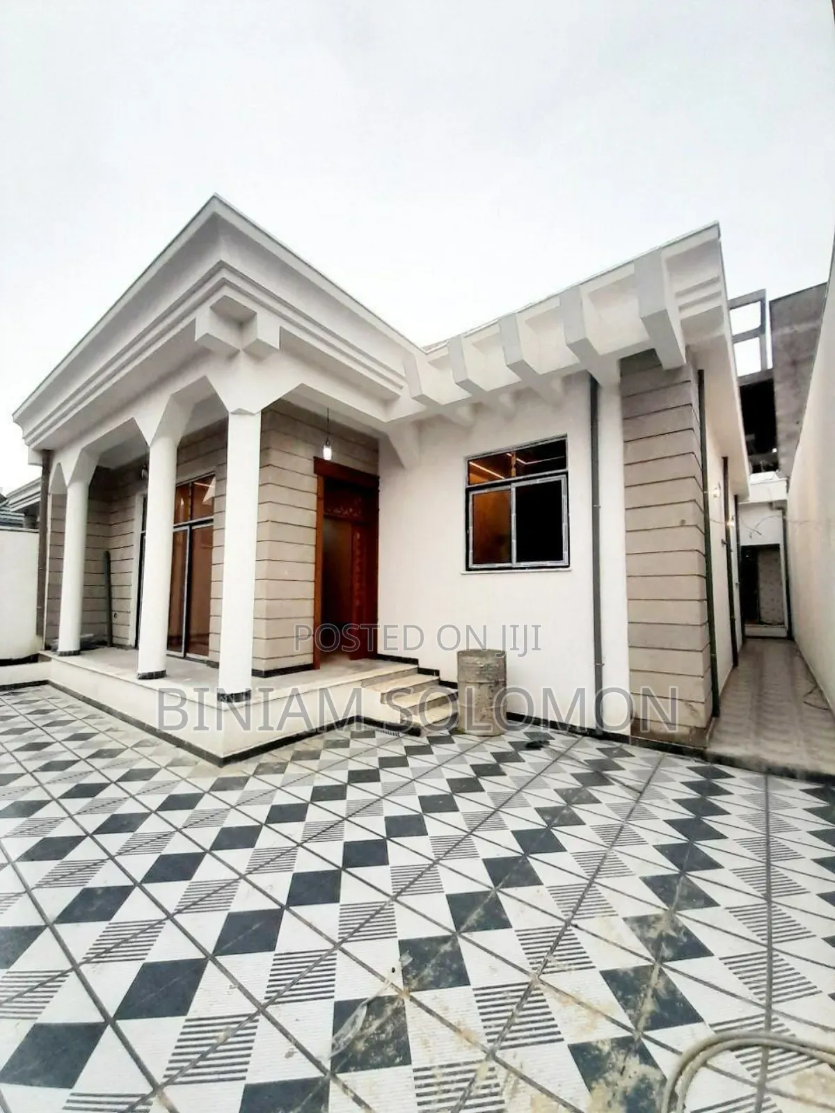 5bdrm Villa in Bole for sale