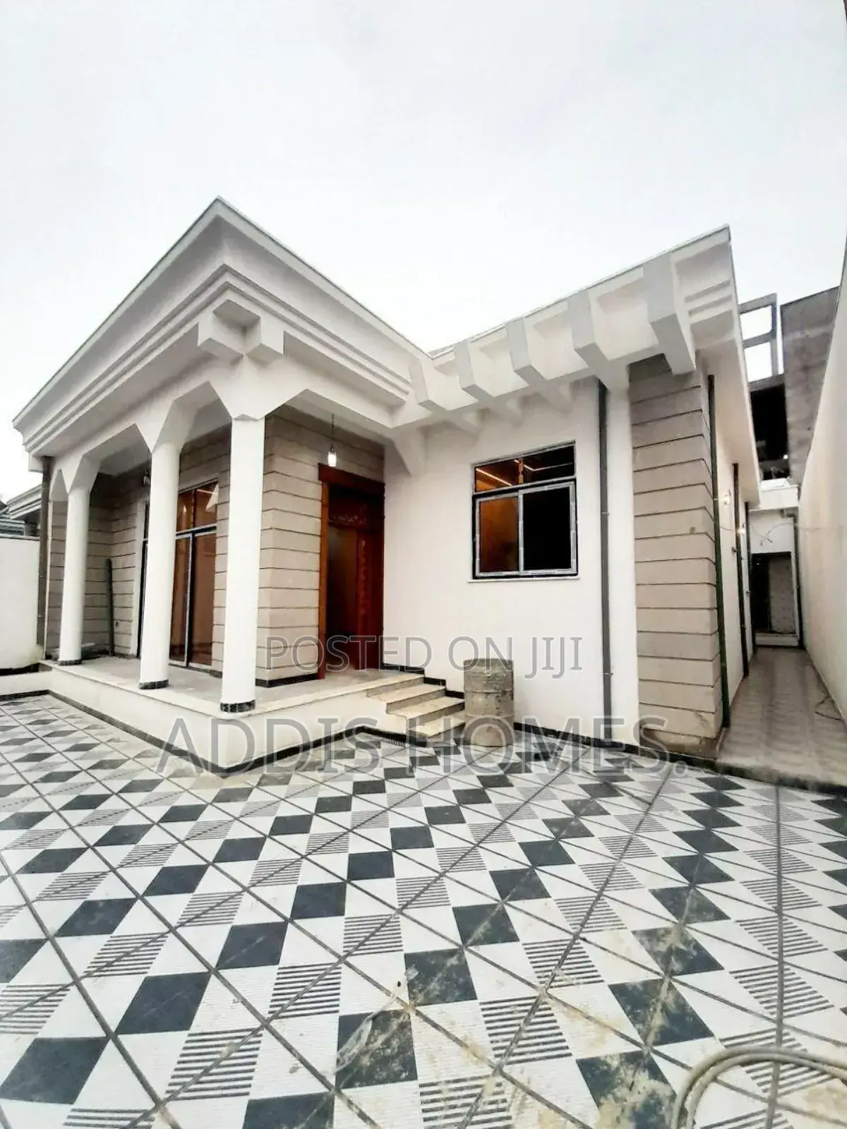 5bdrm Villa in Bole for sale