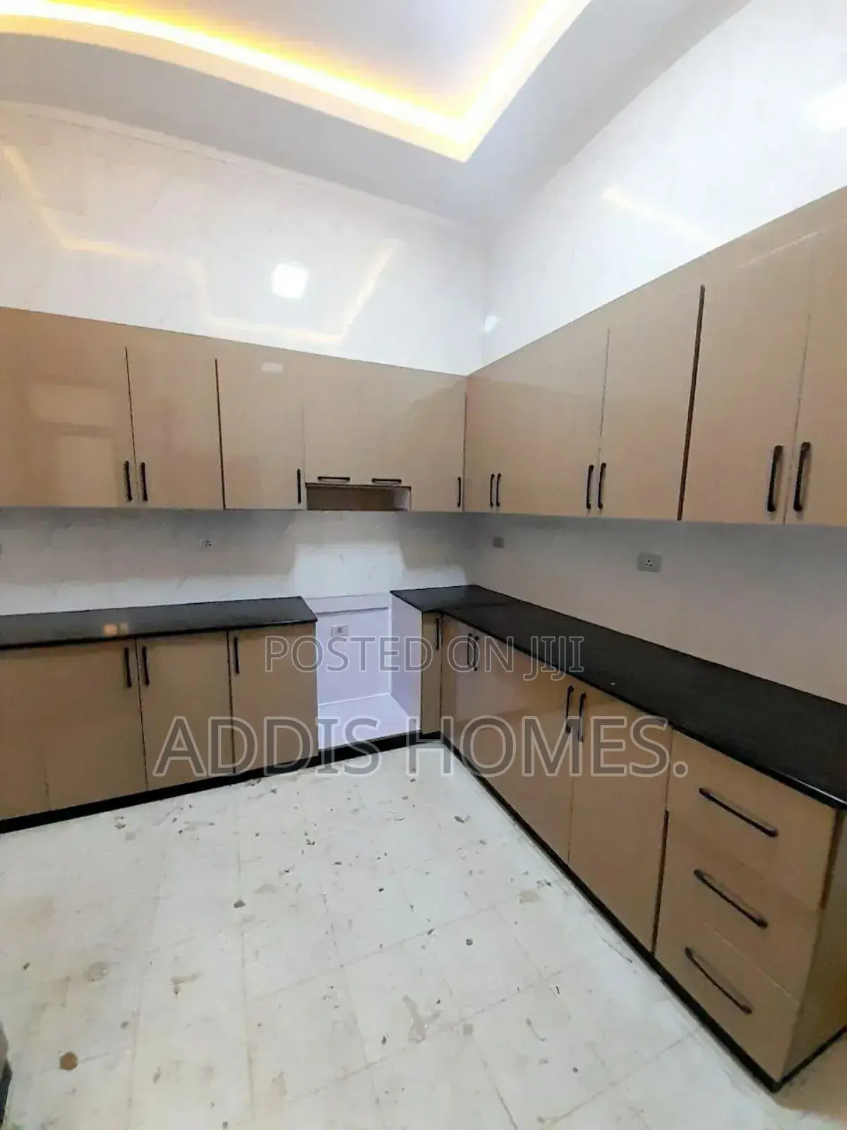 5bdrm Villa in Bole for sale