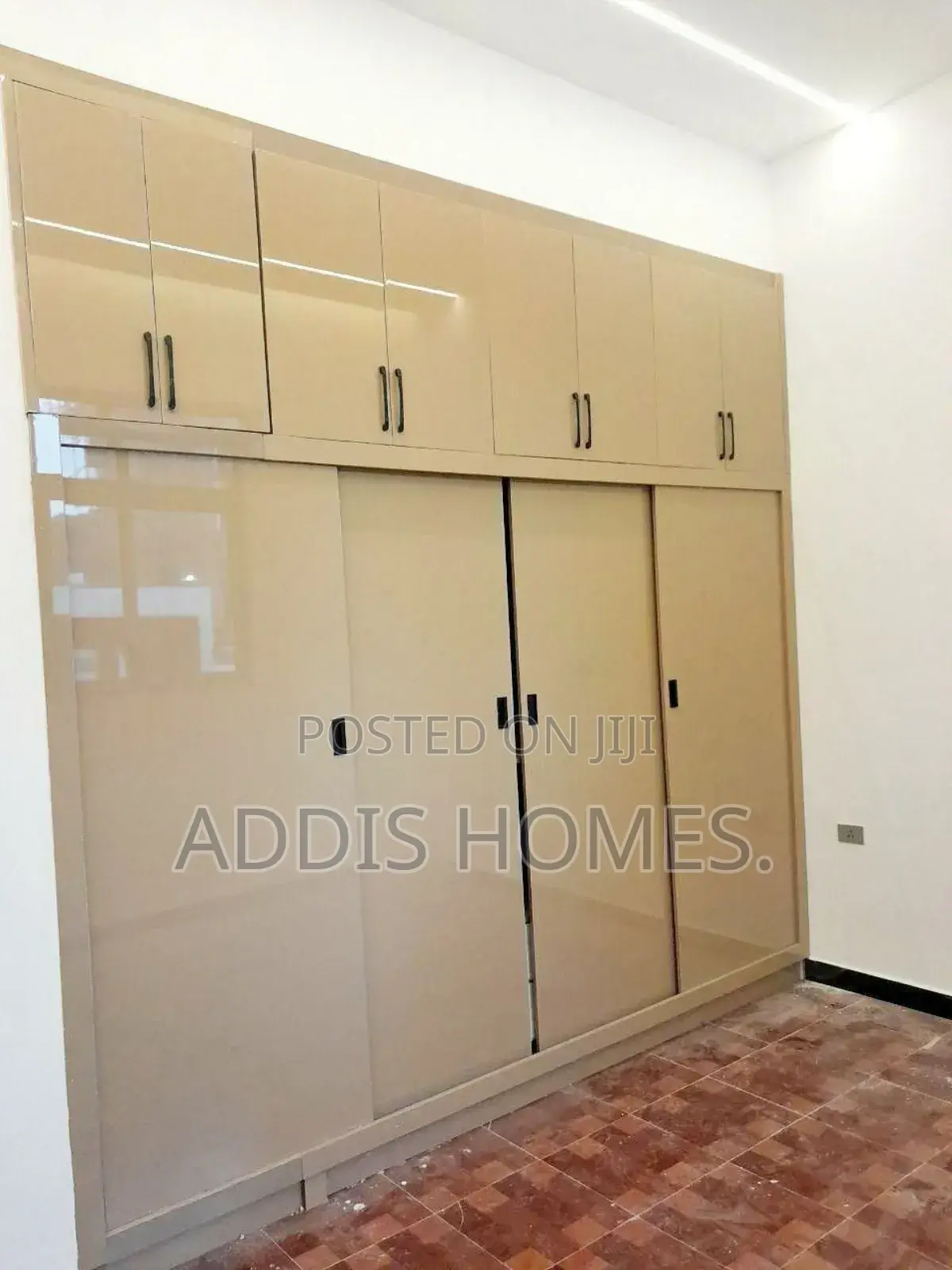 5bdrm Villa in Bole for sale