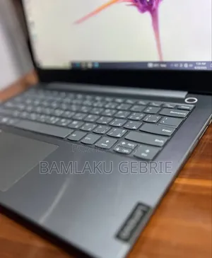 Photo - New Laptop Lenovo ThinkPad 13 8GB Intel Core I5 SSD 256GB