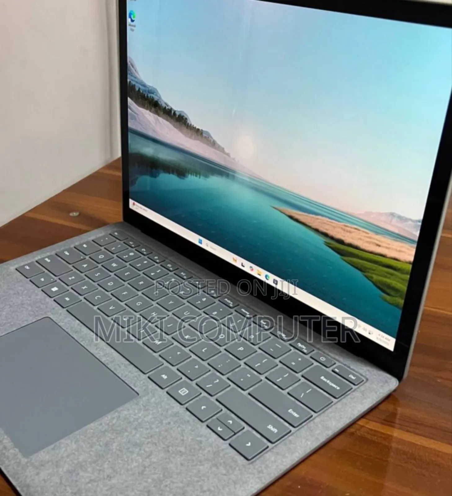 New Laptop Microsoft Surface 16GB Intel Core I7 SSD 512GB