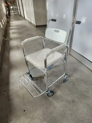 Toilet Wheelchair臉書commode Wheelchair煞氣commode Wheelchair肇禍wheelchair
