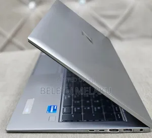 New Laptop HP ZBook Firefly G8 32GB Intel Core I7 SSD 1T