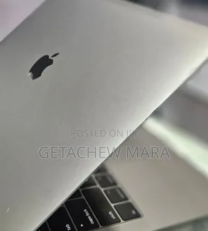 New Laptop Apple MacBook Pro 2017 8GB Intel Core I5 SSD 256GB