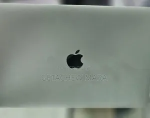 New Laptop Apple MacBook Pro 2017 8GB Intel Core I5 SSD 256GB