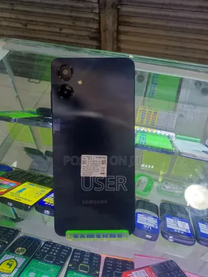 Photo - New Samsung Galaxy A06 64 GB Blue