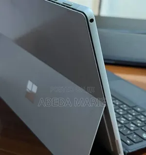 Photo - New Laptop Microsoft Surface Pro 7 8GB Intel Core i5 SSD 128GB
