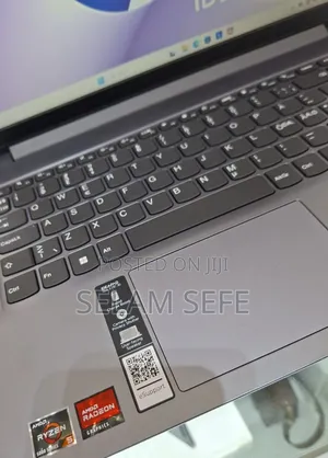 Photo - New Laptop Lenovo Ideapad 3 16GB AMD Ryzen 5 SSD 512GB
