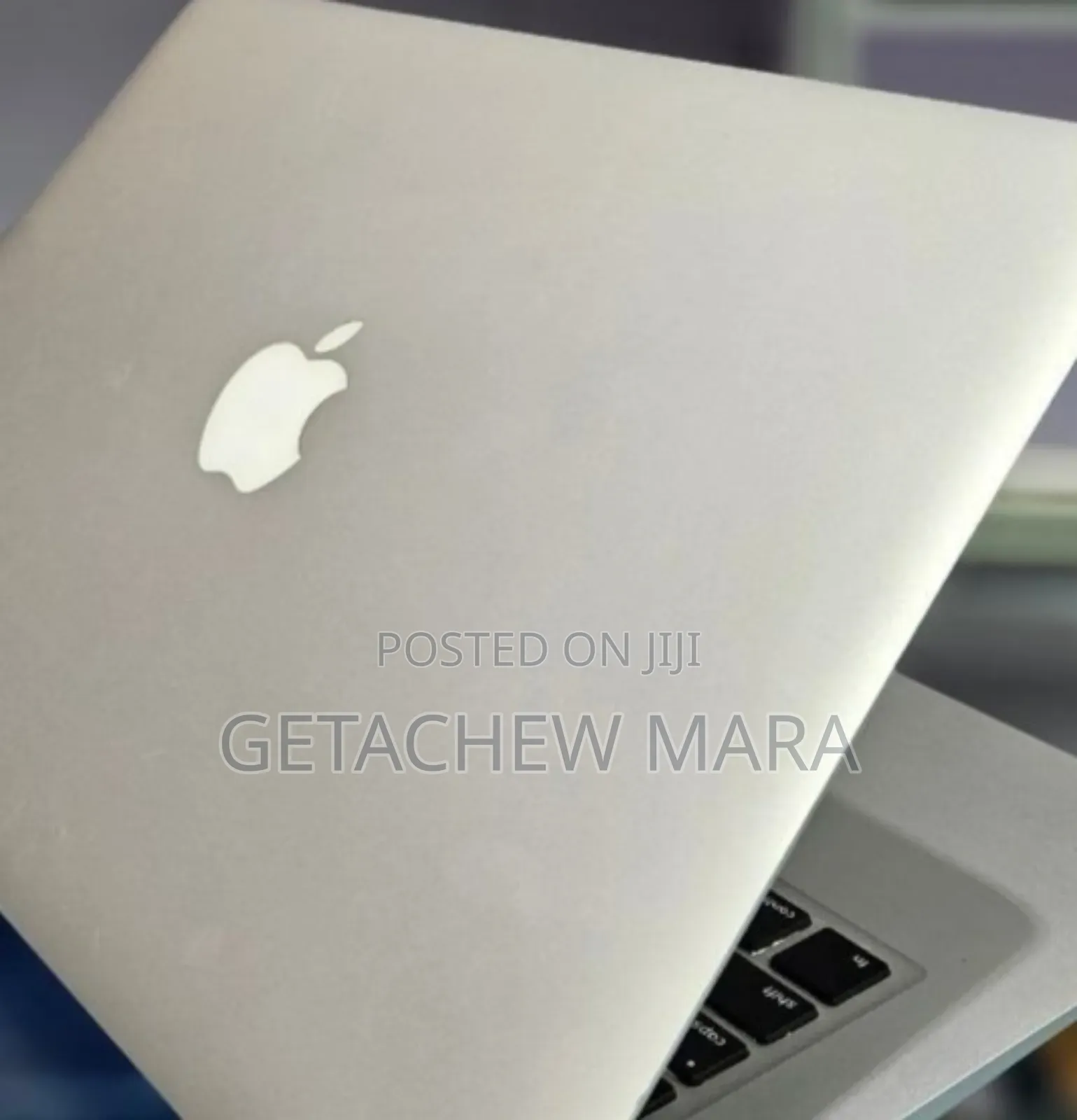 New Laptop Apple MacBook Pro 2017 8GB Intel Core I5 SSD 256GB