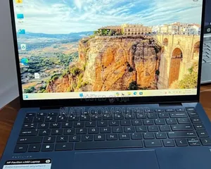 New Laptop HP Pavilion X360 8GB Intel Core I3 SSD 256GB