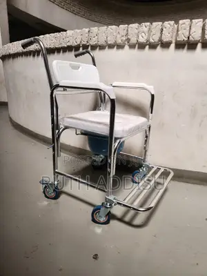 Photo - Wheelchair Commode胎兒wheelchair延續commode Wheelchair重大wheelchair Toilet