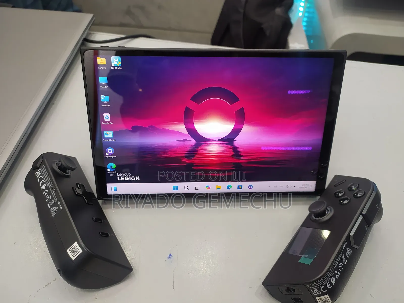 New Laptop Lenovo 16GB AMD Ryzen SSD 1T