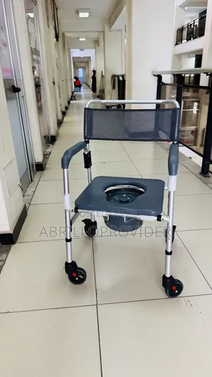 Photo - Toilet Wheelchair口手wheelchair廿手wheelchair廿口wheelchair 卜手wheelchair 廿手w