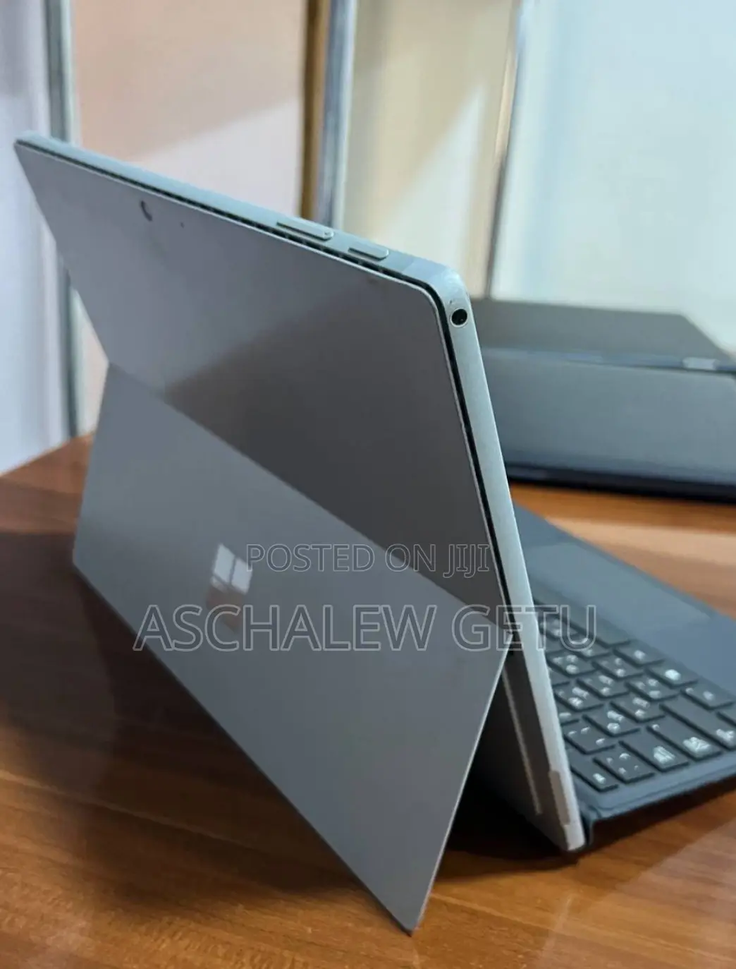 New Laptop Microsoft Surface 8GB Intel Core I5 SSD 128GB