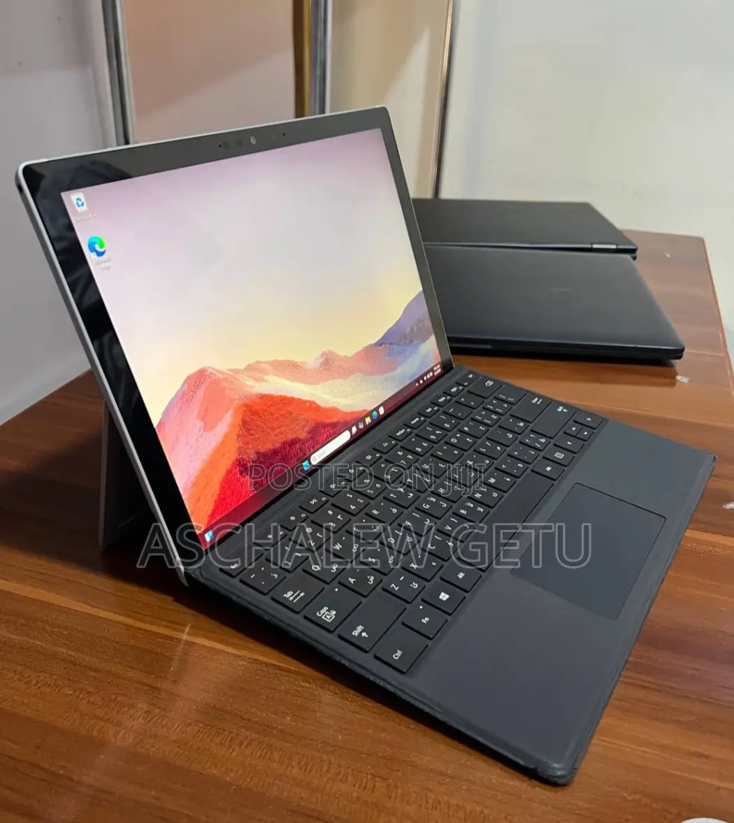 New Laptop Microsoft Surface 8GB Intel Core I5 SSD 128GB