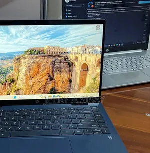 New Laptop HP Pavilion X360 8GB Intel Core I3 SSD 256GB