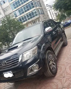 Toyota Hilux 2014 Silver