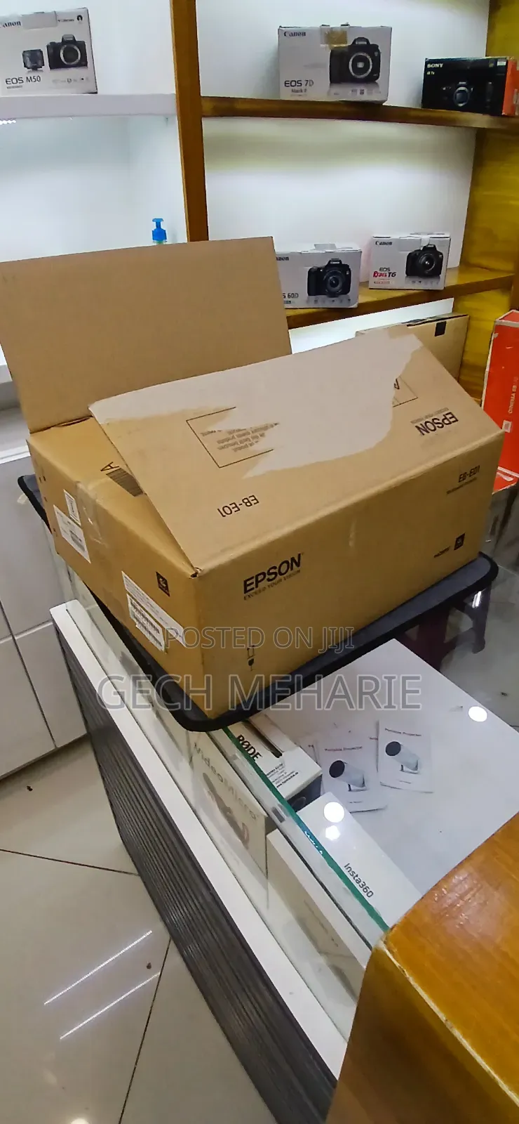 Epson Projector Brand New With Cartoon Model Name: Eb-E01 Hardw