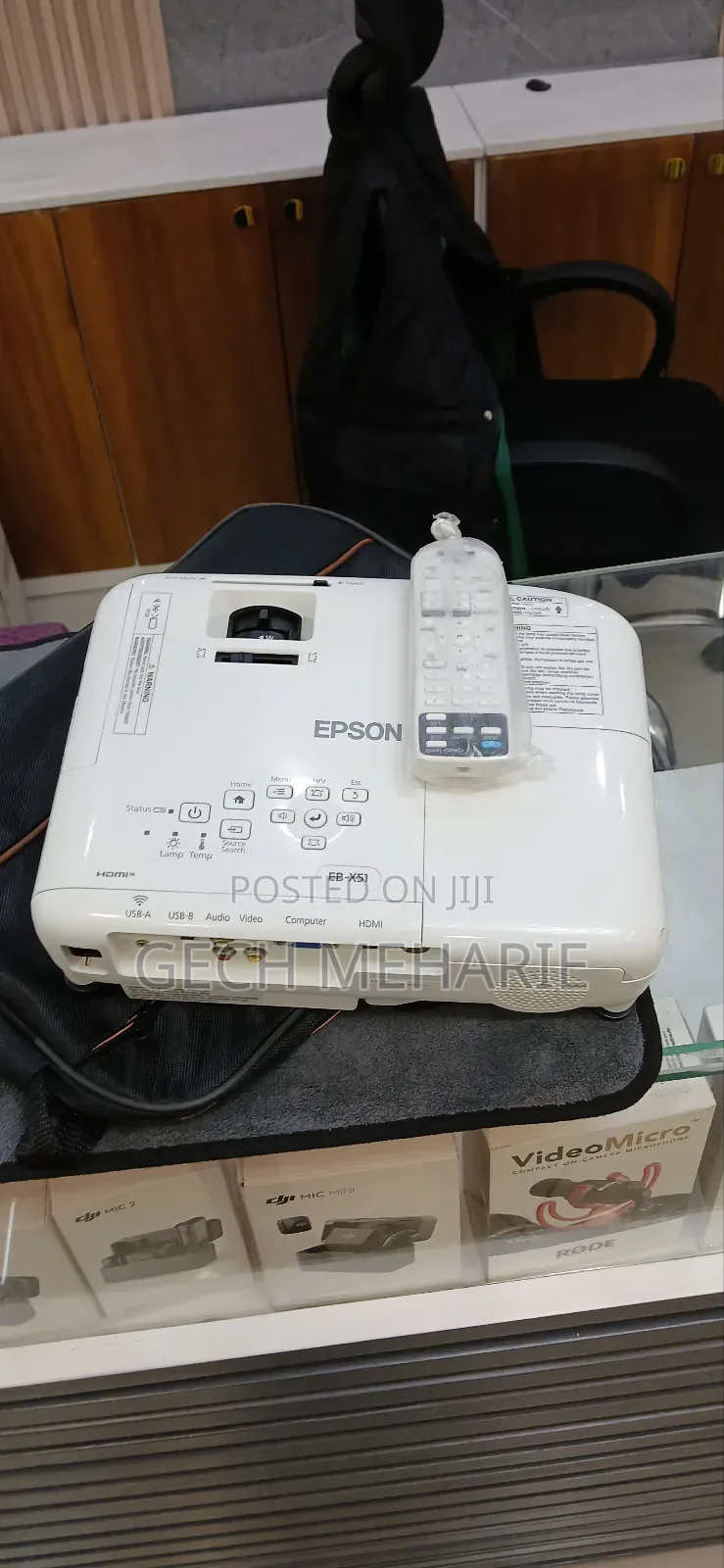 3epson Projector Model: Eb-X51 Has: Bag Remote Model Name: Eb-X51