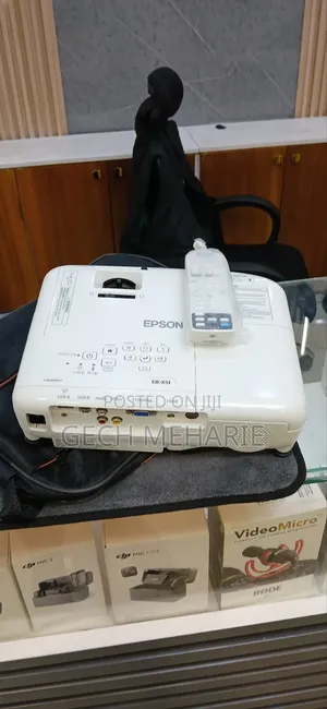 3epson Projector Model: Eb-X51 Has: Bag Remote Model Name: Eb-X51