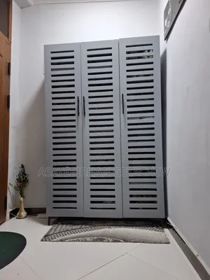 ሰፊና ባለ3 በር የጫማ መደርደሪያ Tall and Spacious Shoe Rack (1.8m X 1.2m)