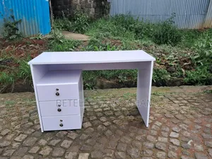 Photo - Reading Table