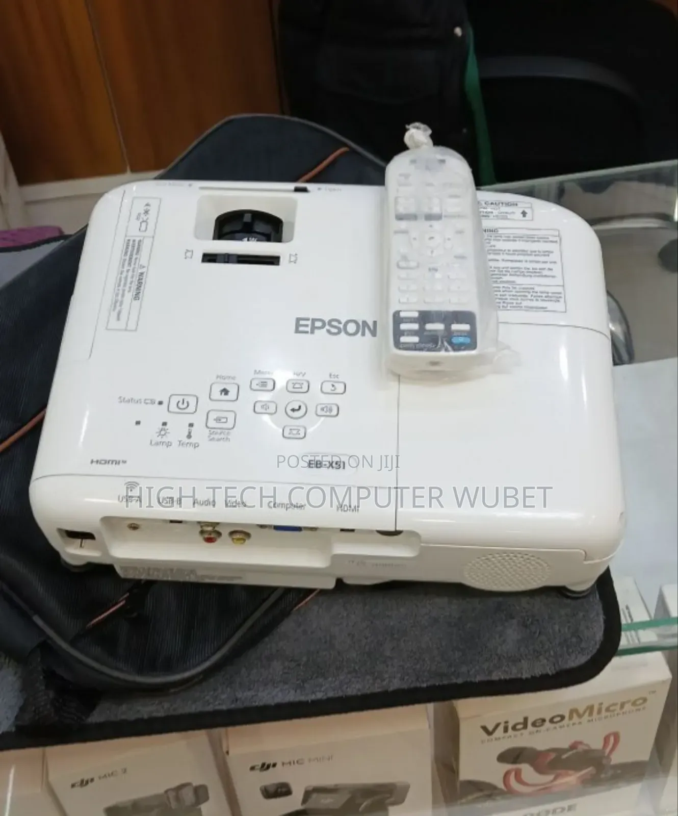 Repson Projector Model: Eb-X51 Has: Bag Remote Model Name: