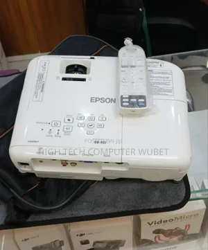 Repson Projector Model: Eb-X51 Has: Bag Remote Model Name: