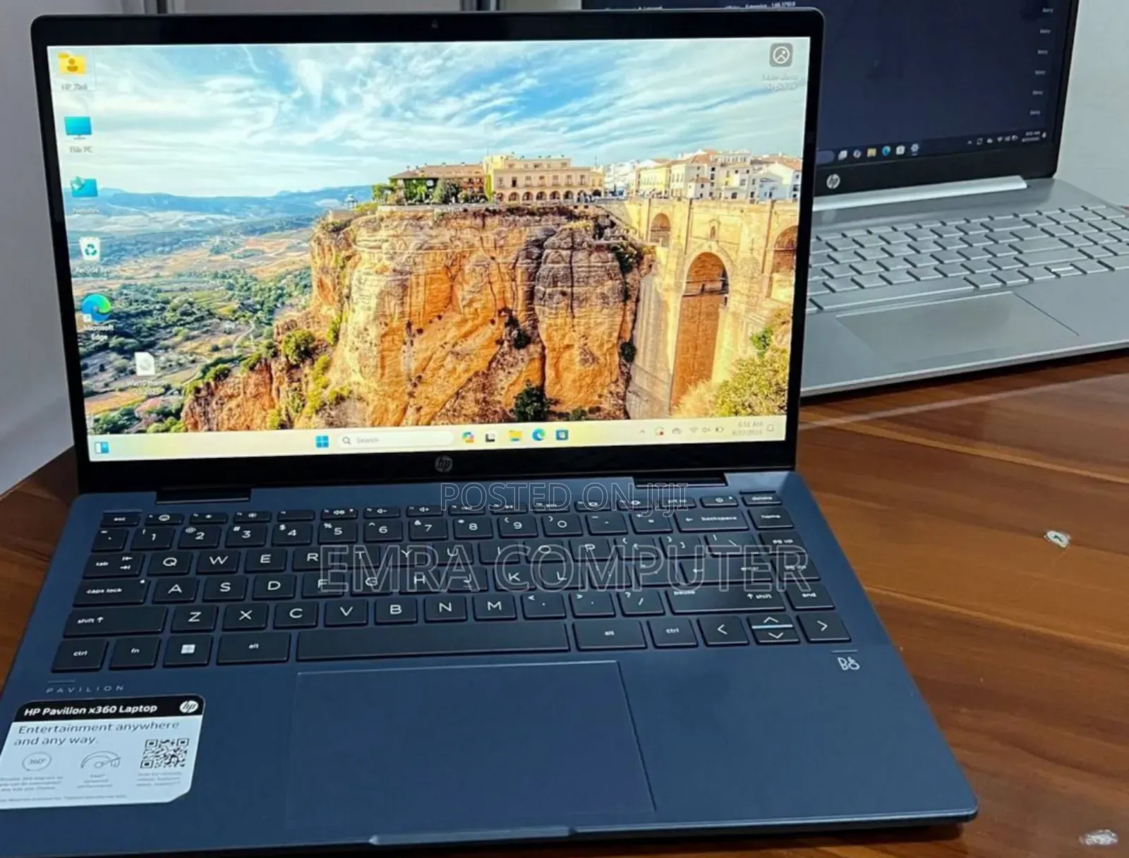 New Laptop HP Pavilion X360 8GB Intel Core I3 SSD 256GB