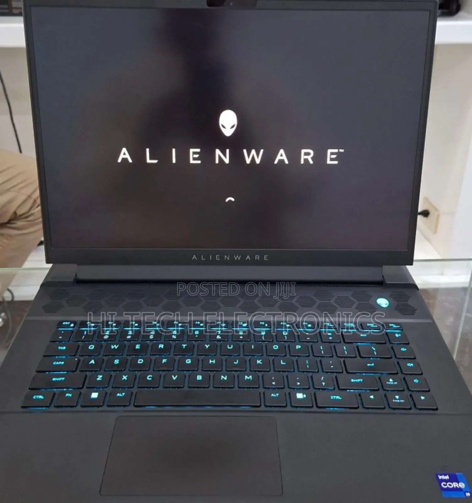 New Laptop Alienware M17x R2 16GB Intel Core I9 SSD 1T