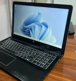New Laptop HP Pavilion 15 8GB Intel Core I7 SSD 256GB