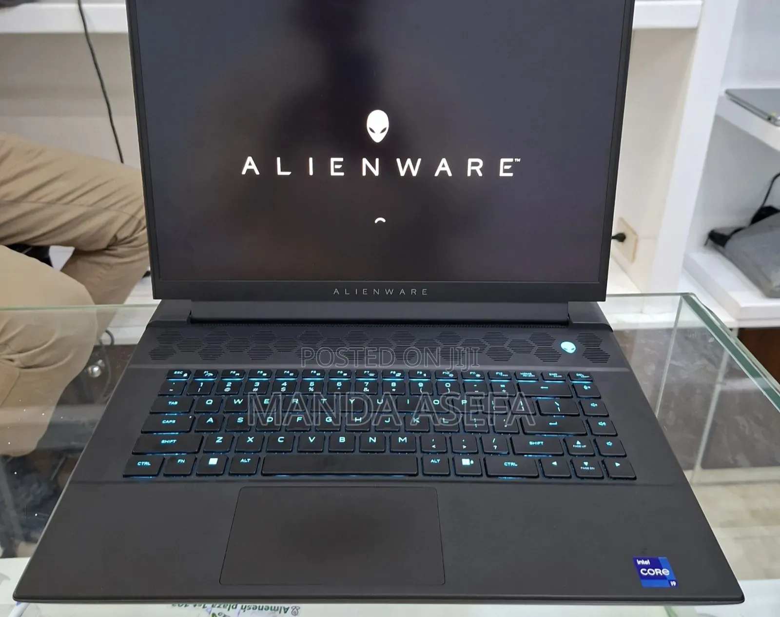 New Laptop Alienware M17x R2 16GB Intel Core I9 SSD 1T