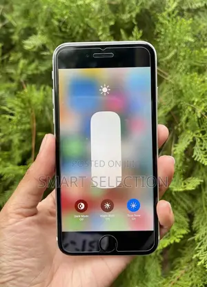 Apple iPhone SE (2020) 64 GB White