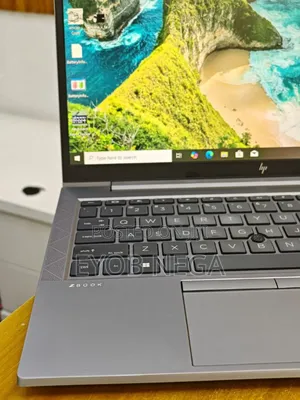 New Laptop HP ZBook Firefly G8 16GB Intel Core I7 SSD 512GB