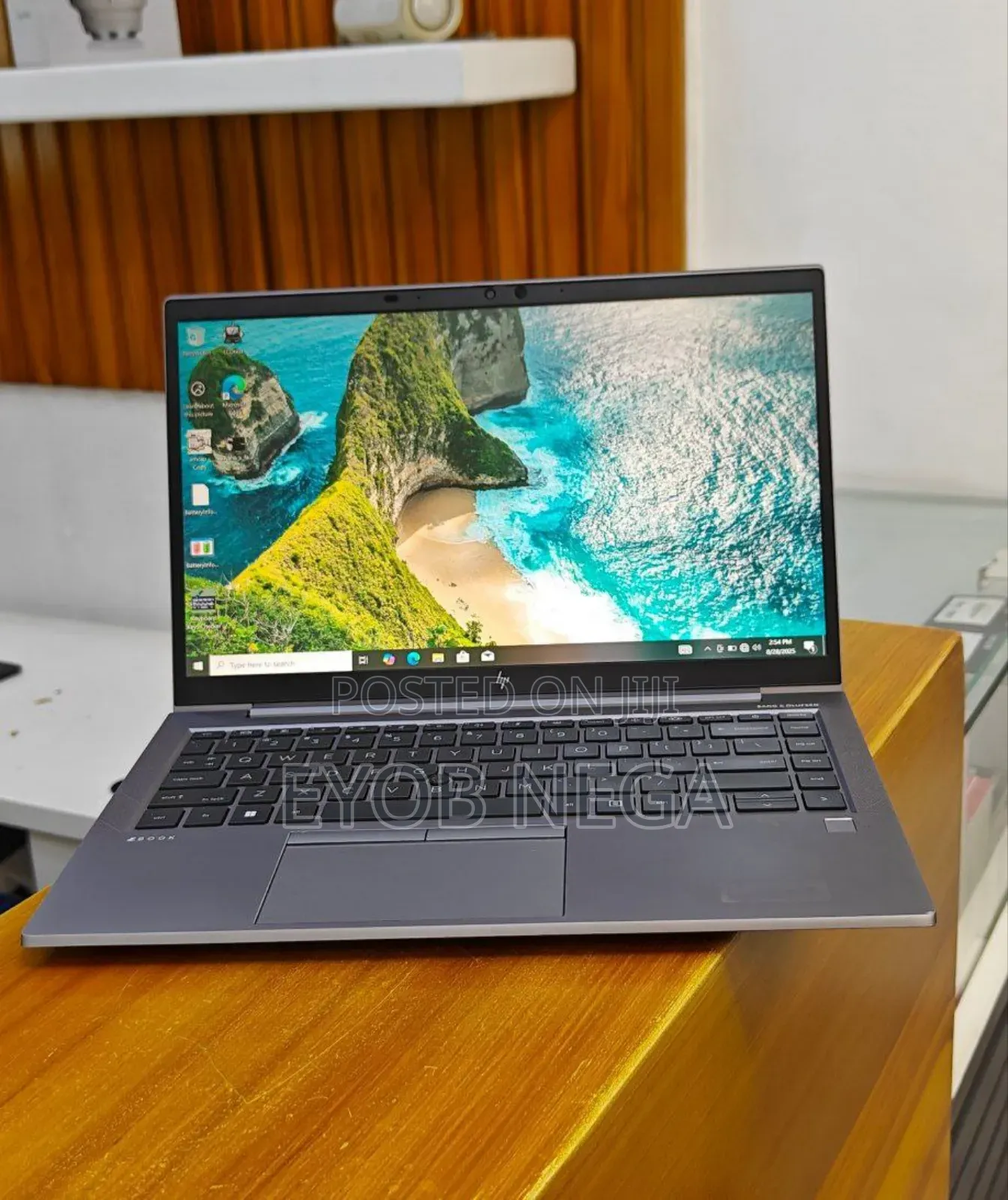 New Laptop HP ZBook Firefly G8 16GB Intel Core I7 SSD 512GB