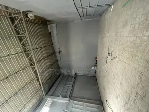 የሚከራይ መጋዘን ከነ ቢሮ