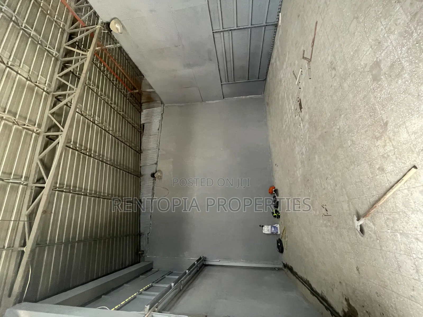 የሚከራይ መጋዘን ከነ ቢሮ